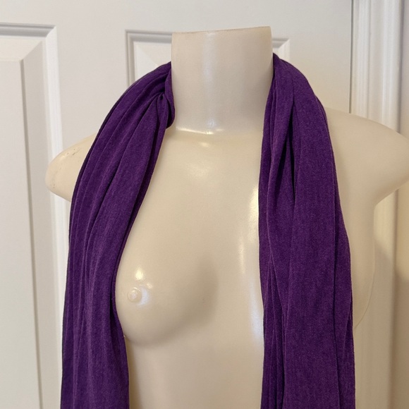 Calvin Klein Purple scarf great condition super soft - Picture 7 of 7
